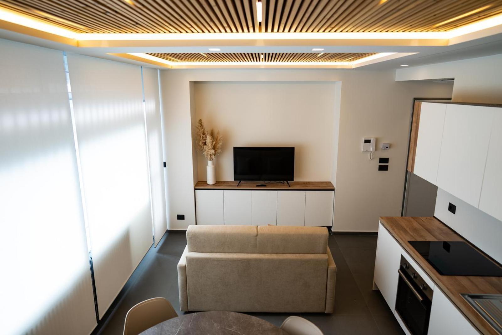 Apartment T&l-house